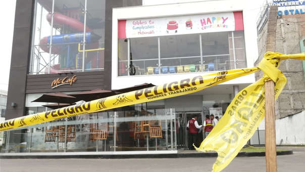 Dos jóvenes empleados mueren electrocutados en un McDonald’s en Perú