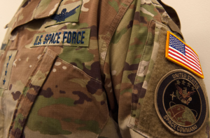 La Fuerza Espacial de EEUU presentó su uniforme de camuflaje y los MEMES no perdonaron