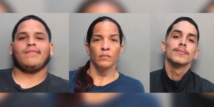 Madre y sus dos hijos acusados de intento de asesinato en Miami-Dade