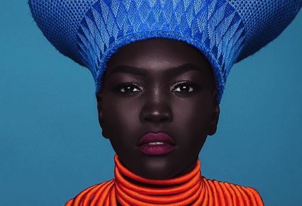 ¡WOW! Nyakim Gatwech la modelo que tiene la piel MÁS sexy y oscura del Mundo (Fotos)