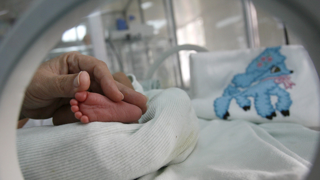 Murió enfermera embarazada en Reino Unido, pero los médicos salvaron a su bebé