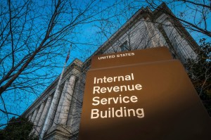 El IRS le da a los estadounidenses un descanso de 3 meses para presentar impuestos