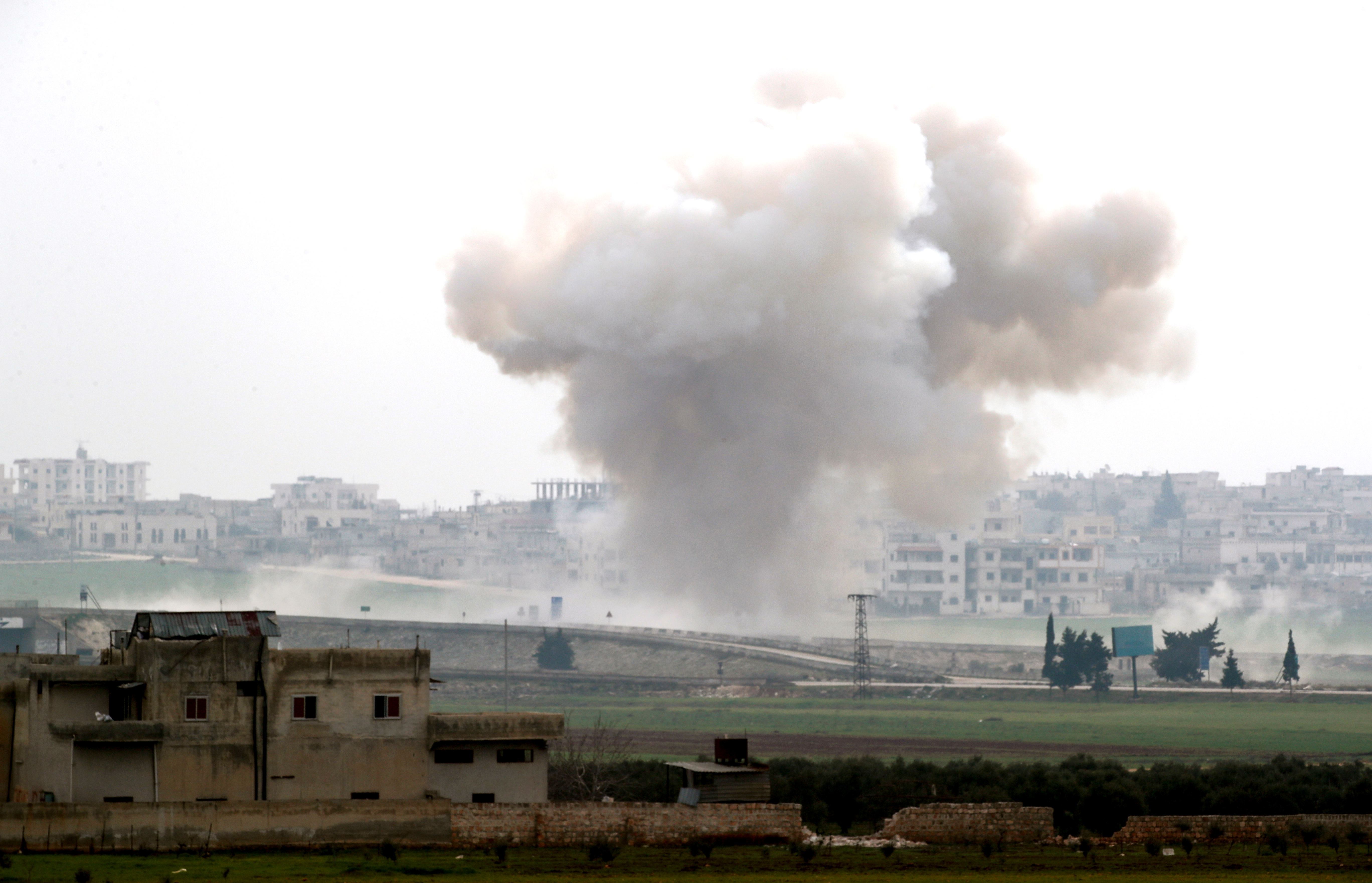 Siria cumple una década de conflicto con 400 mil muertos y un frente abierto