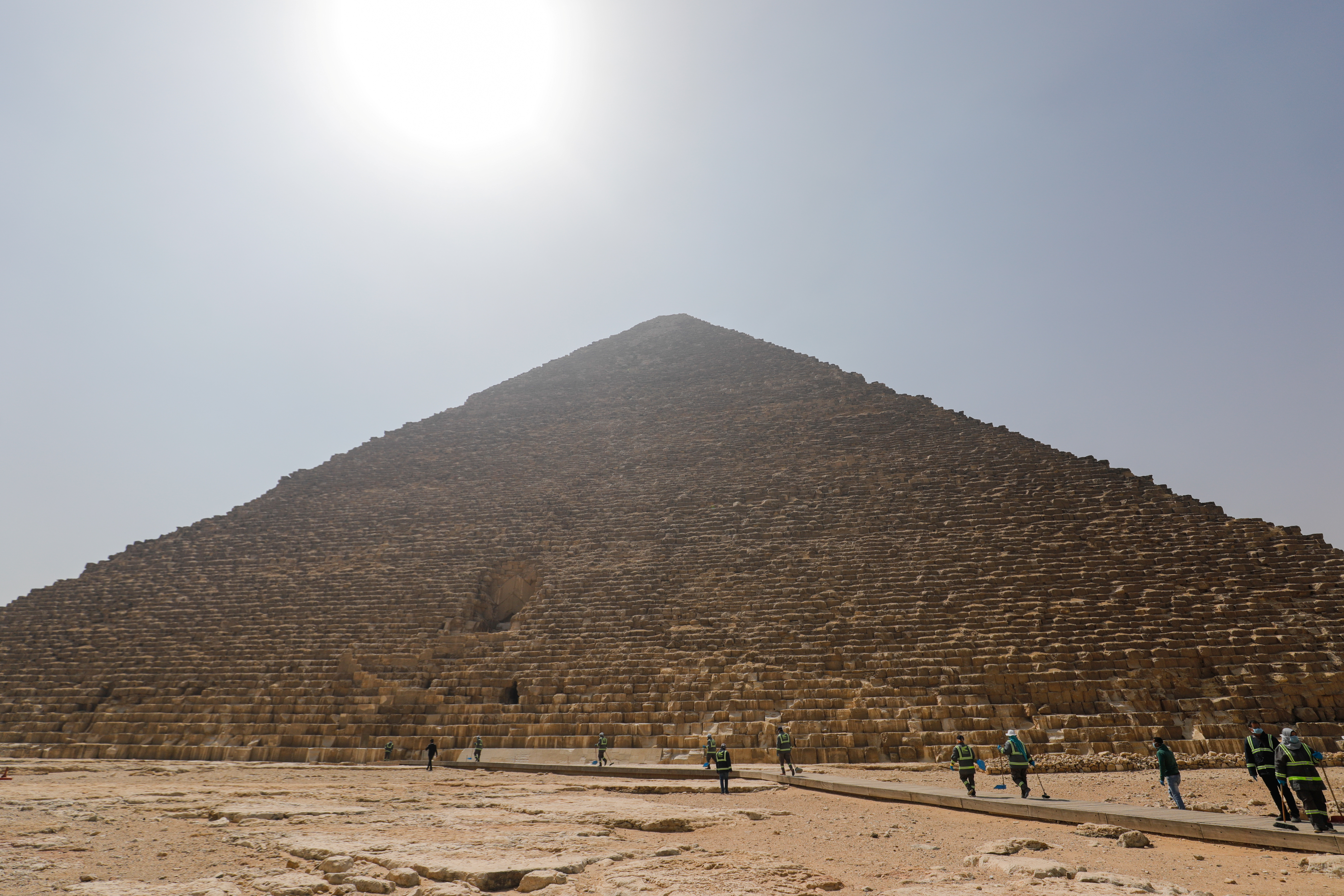 Elon Musk afirma que las pirámides de Egipto fueron construidas por alienígenas