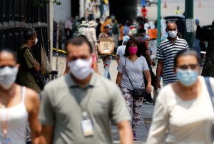 Trabajadores venezolanos celebran su día enfrentando en primera línea al coronavirus