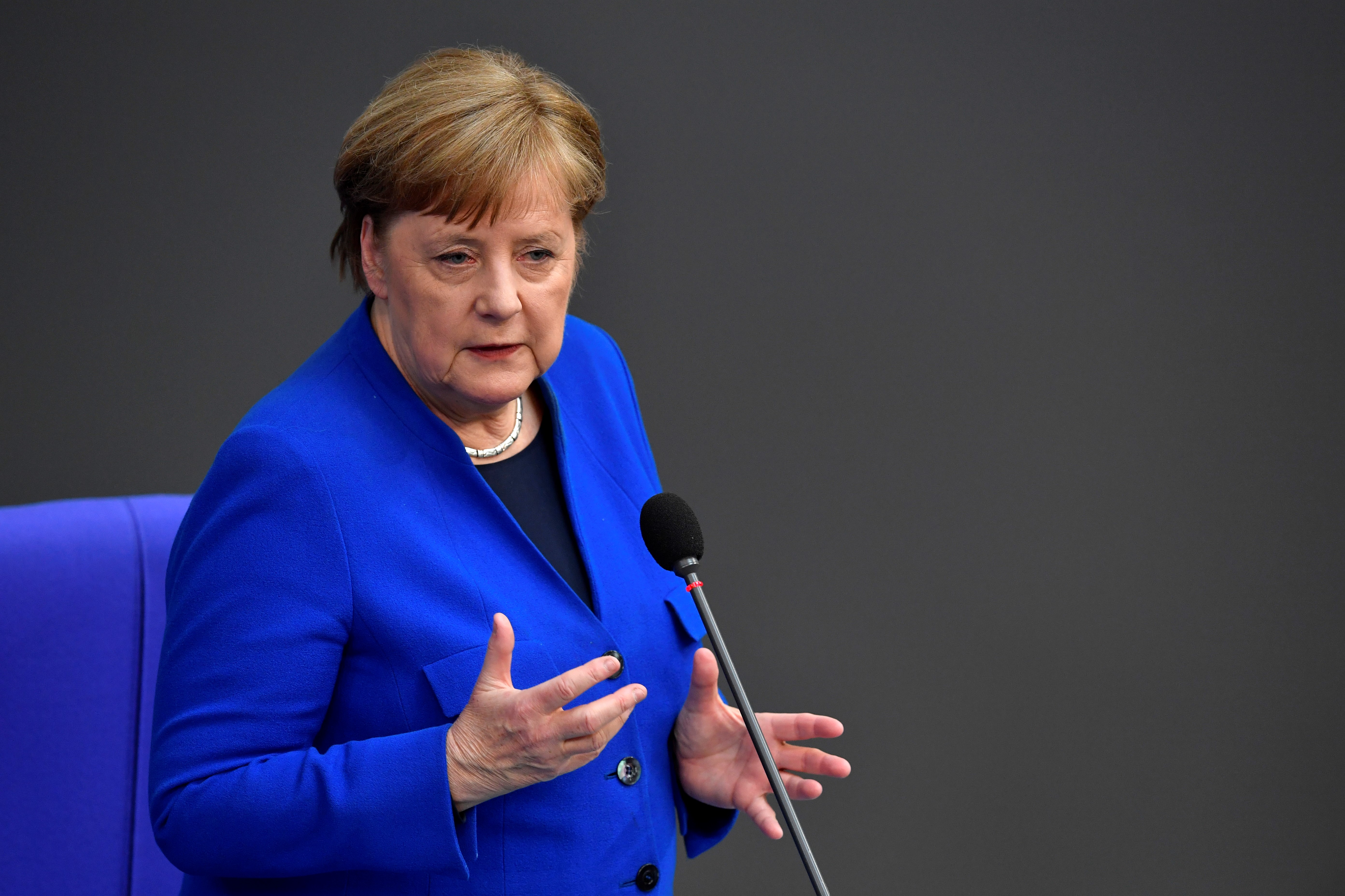 Merkel advierte que ahora es el “momento decisivo” para controlar la pandemia