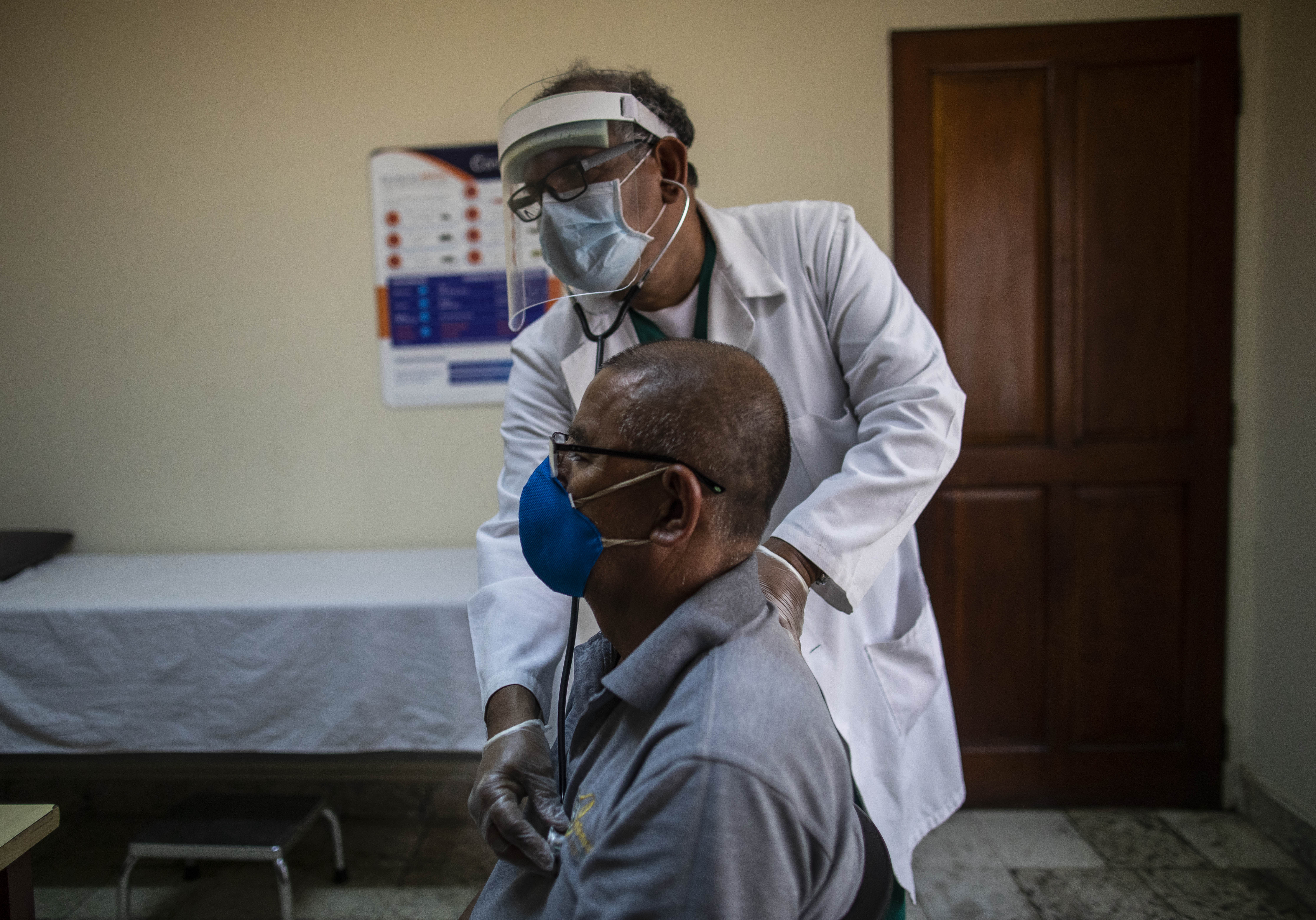 Médicos nicaragüenses criticaron secretismo del régimen de Ortega sobre la pandemia