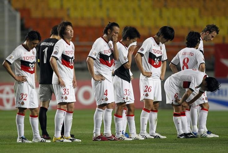 Jugadores dan positivo al Covid-19 en Japón, que intenta reanudar deportes