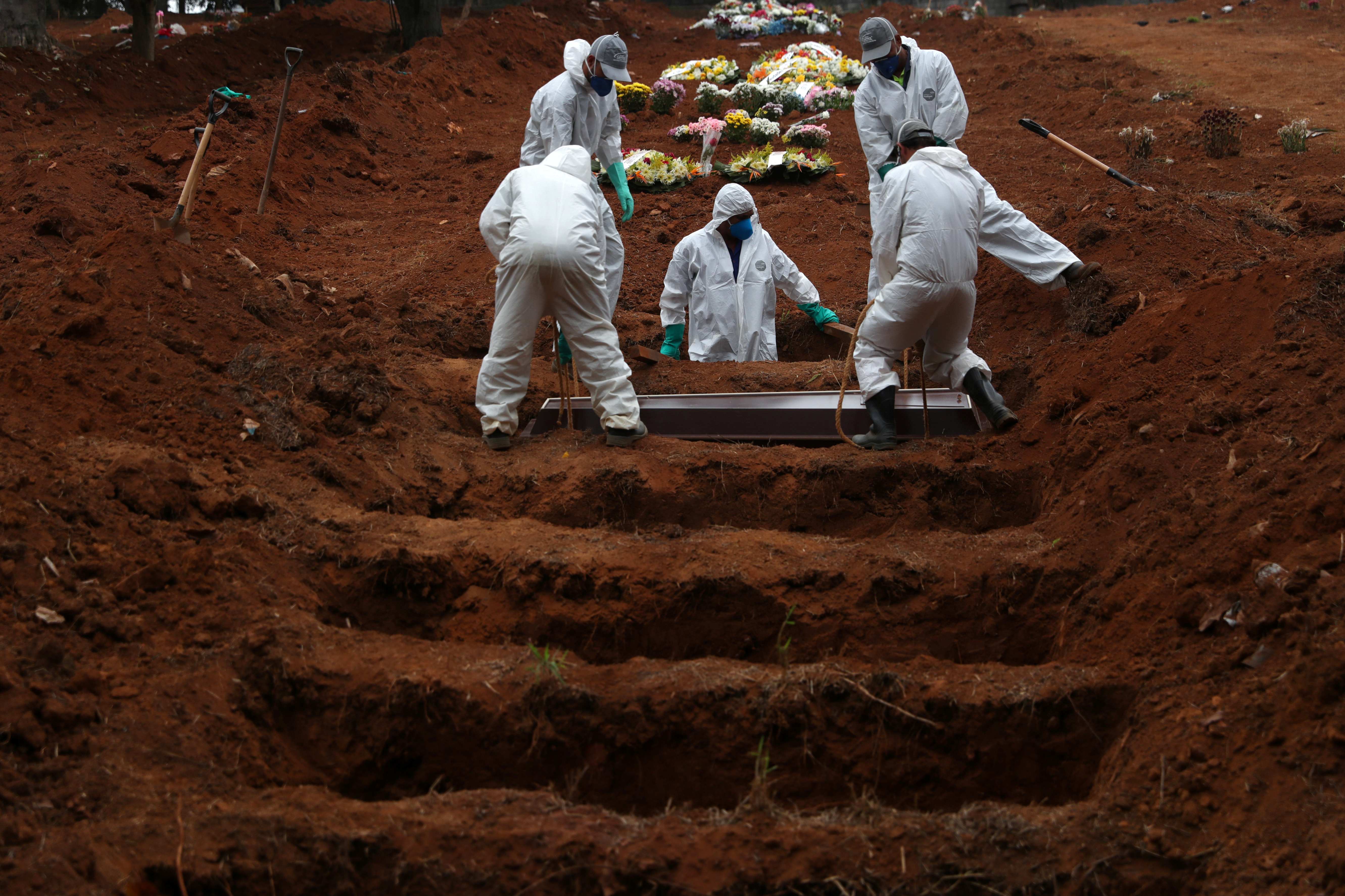 Brasil supera los 106 mil  fallecidos por Covid-19