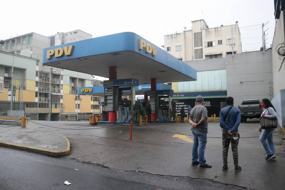 Varias gasolineras en los municipios Libertador y Chacao aún permanecen cerradas #1Jun (fotos)