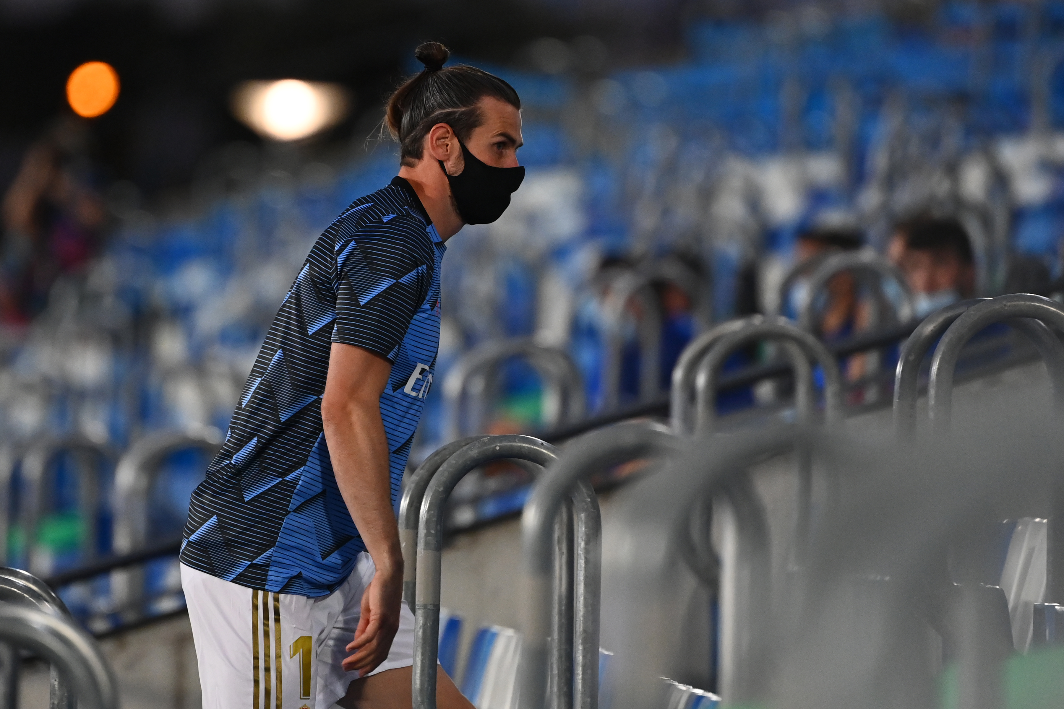Gareth Bale pasó de dormirse en pleno partido a jugar con papel higiénico (FOTO)