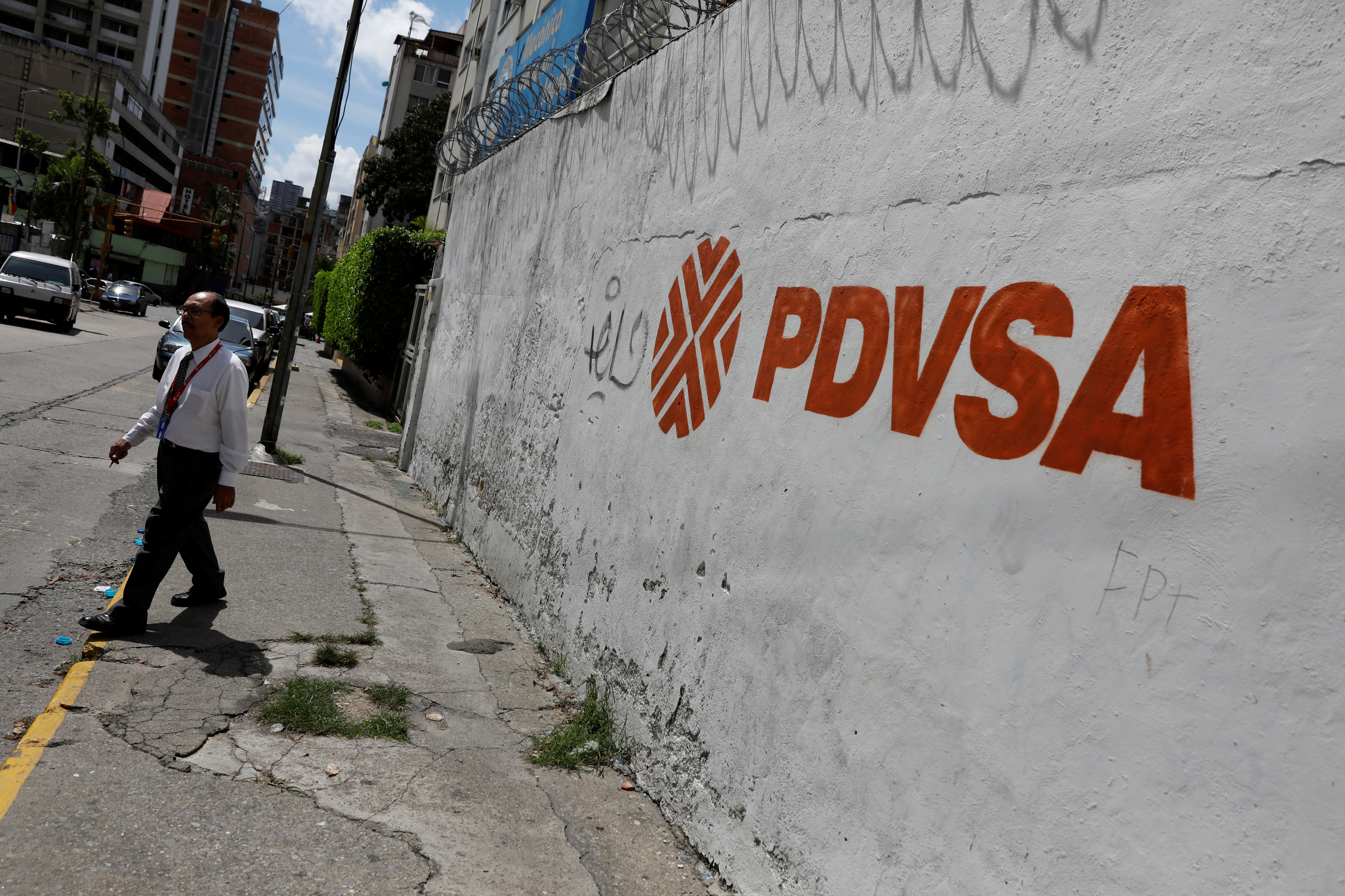 El chavismo quiere privatizar en secreto con su nueva ley, según expertos