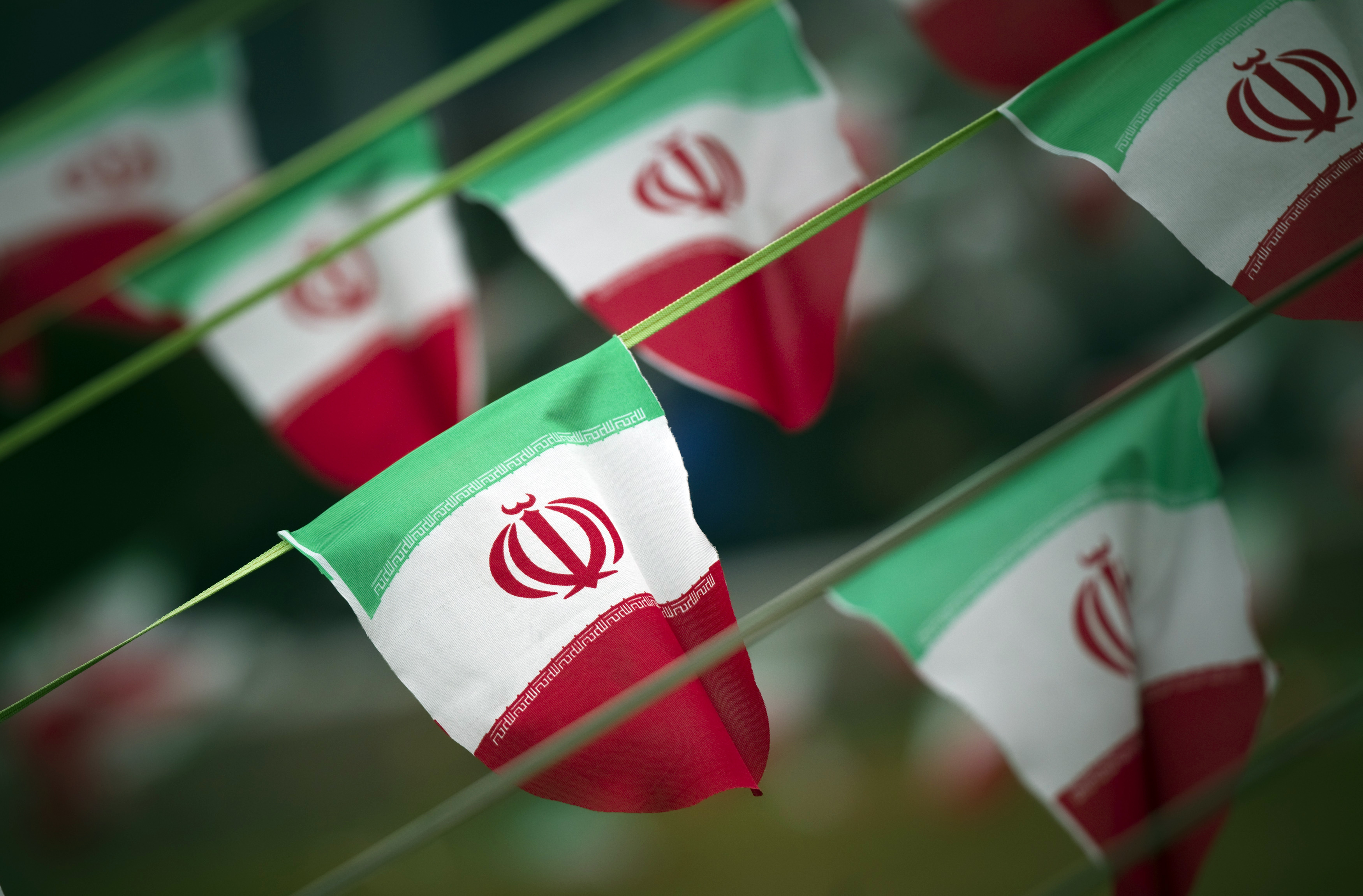 Irán y cinco potencias inician reunión para salvar pacto nuclear de 2015