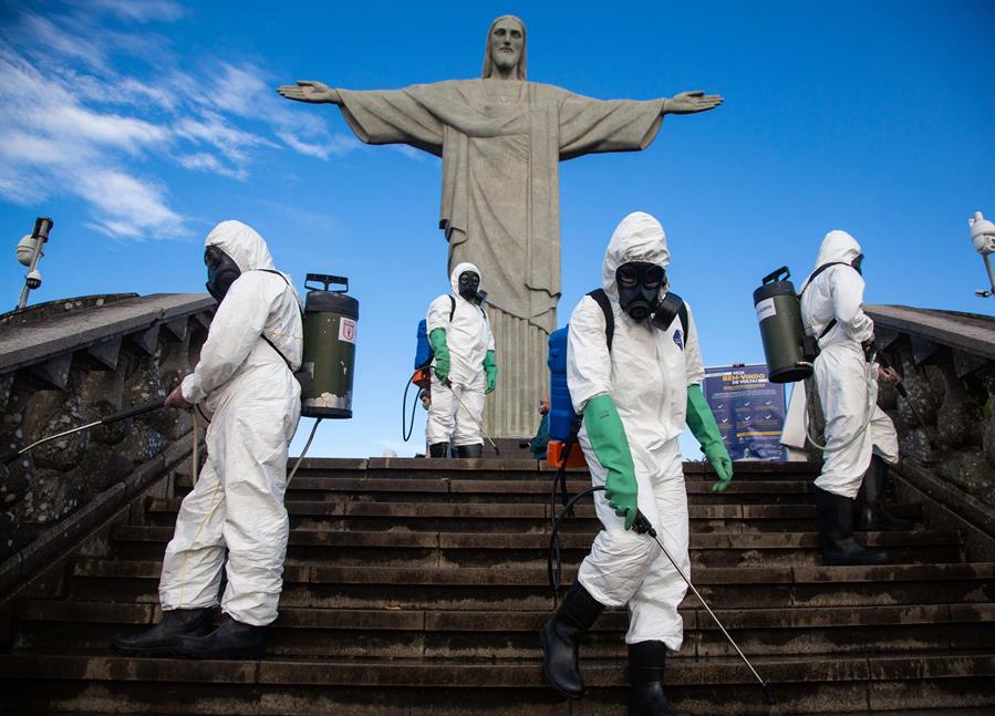 LA FOTO: El Cristo redentor de Río de Janeiro reabre sus puertas