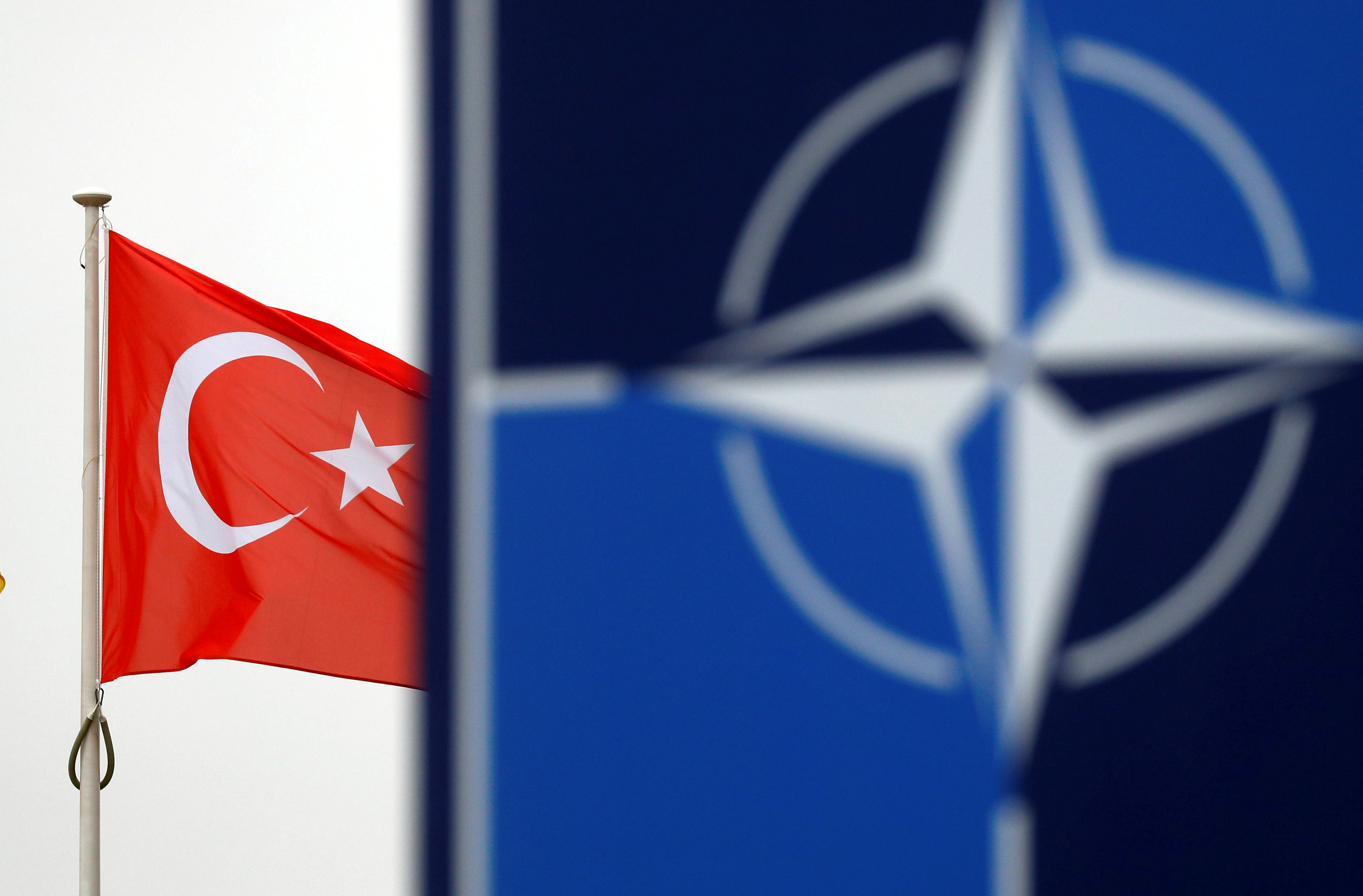La OTAN mantiene en secreto la investigación sobre Francia y Turquía mientras crece la tensión