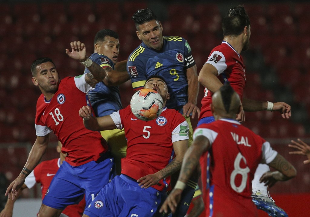 Colombia empató ante Chile con un agónico zarpazo de Falcao