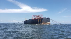 Las FOTOS que evidencian lo cerca que está el buque Nabarima de convertirse en un desastre ecológico