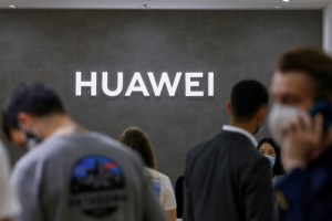 Suecia prohíbe el equipamiento 5G de compañías chinas Huawei y ZTE