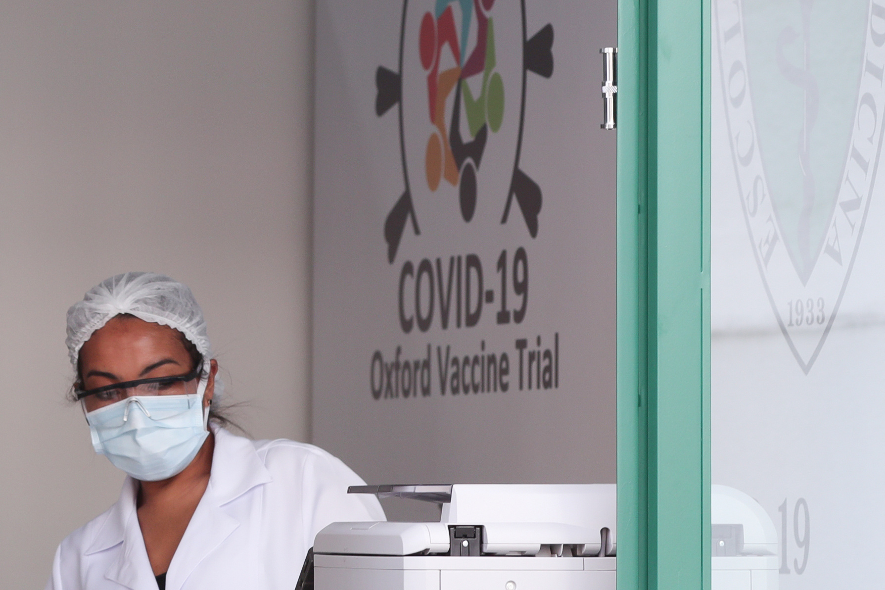 Muere voluntario en prueba de vacuna Covid-19 de Oxford/AstraZeneca en Brasil