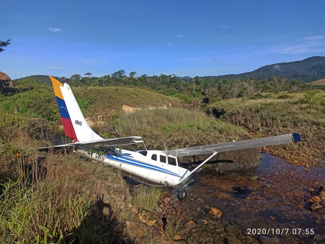 Detuvieron una avioneta que viajaba con presunto cargamento de drogas en Amazonas