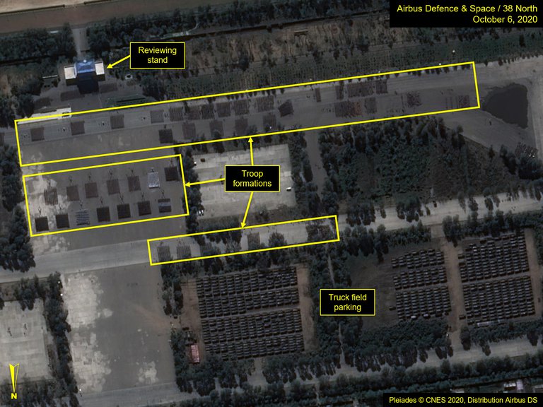 Las imágenes satelitales que muestran cómo Kim Jong Un prepara el mayor desfile militar de la historia
