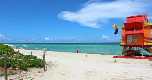 Playas y parques de Miami-Dade permanecerán cerrados tras el paso de la tormenta tropical Eta