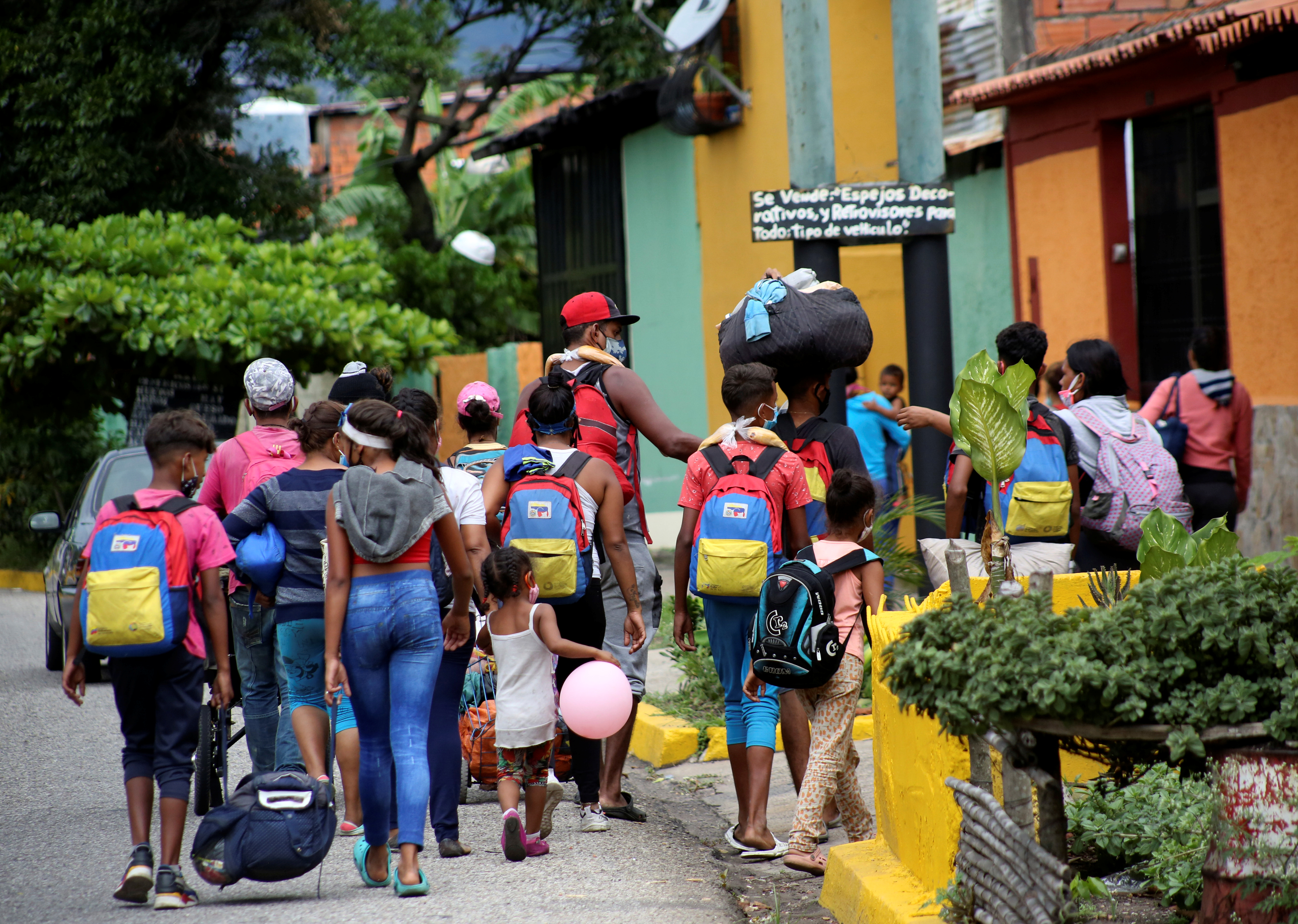 La ONU reportó que al menos dos mil venezolanos cruzan diariamente la frontera hacia Colombia