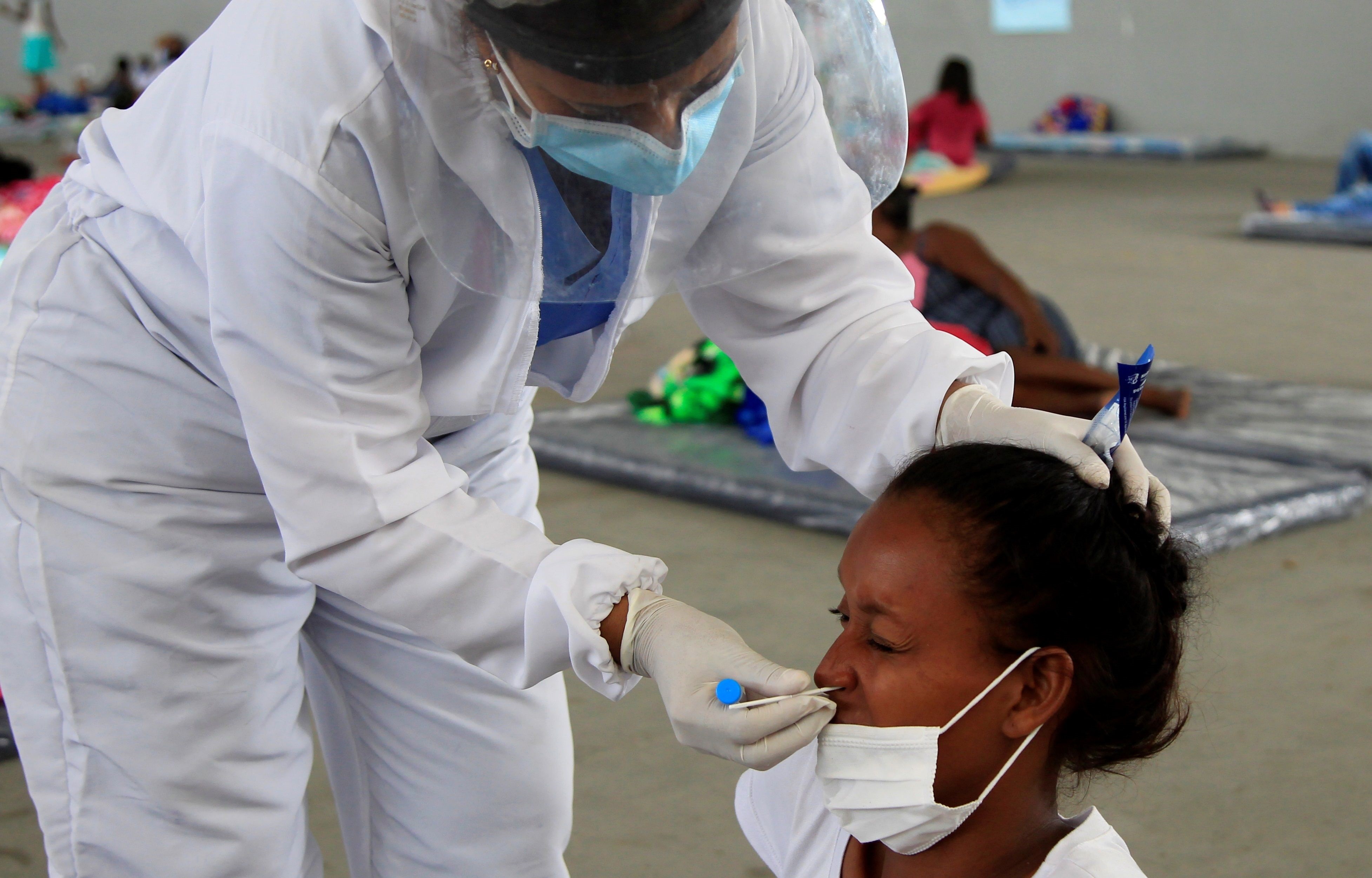 La pandemia reportó casi ocho mil casos de Covid-19 en Colombia