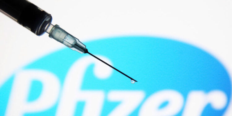 Las primeras vacunas contra el coronavirus de Pfizer llegaron a EEUU