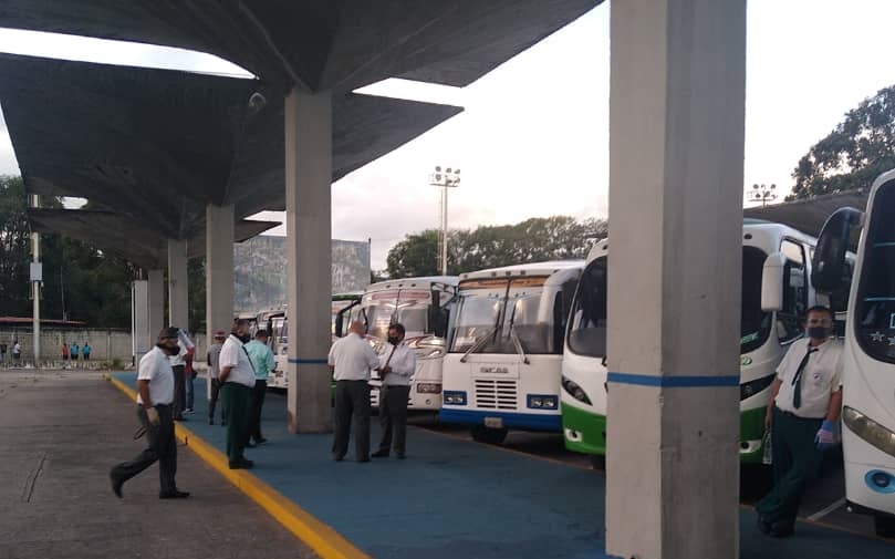 Así amanecen los terminales este #30Nov: Transportistas ven complicado reinicio de operaciones
