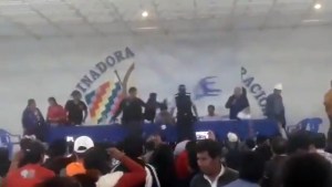 El autor del “sillazo” contra Evo Morales dice que lo hizo para protegerlo de una agresión