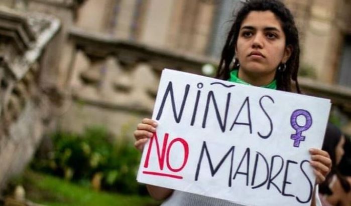 Indignación en Argentina: Niña de 12 años queda embarazada por una violación y le impiden abortar