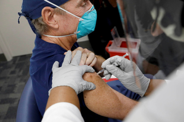 Florida pedirá prueba de residencia para recibir la vacuna contra el Covid-19