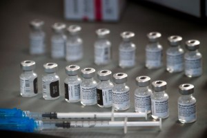 Afirman que la distribución global de vacunas anticovid se completará en cuatro años