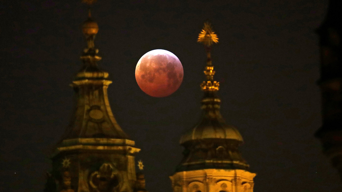 ¿Cuándo y dónde se observará la ‘luna de sangre’ este año?