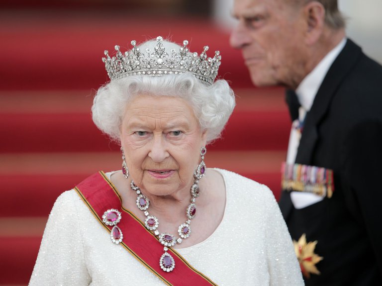 Revelan que la reina Isabel II presionó al gobierno británico para ocultar parte de su fortuna