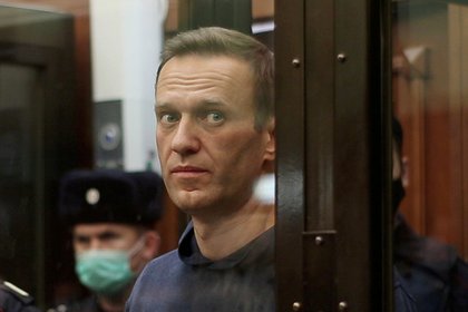 Detectan a Navalny una hernia doble y problemas de columna en prisión