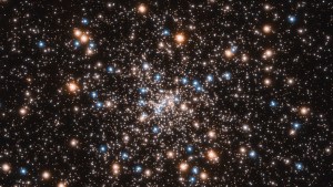 Astrónomos descubrieron un cúmulo de estrellas repleto de pequeños agujeros negros