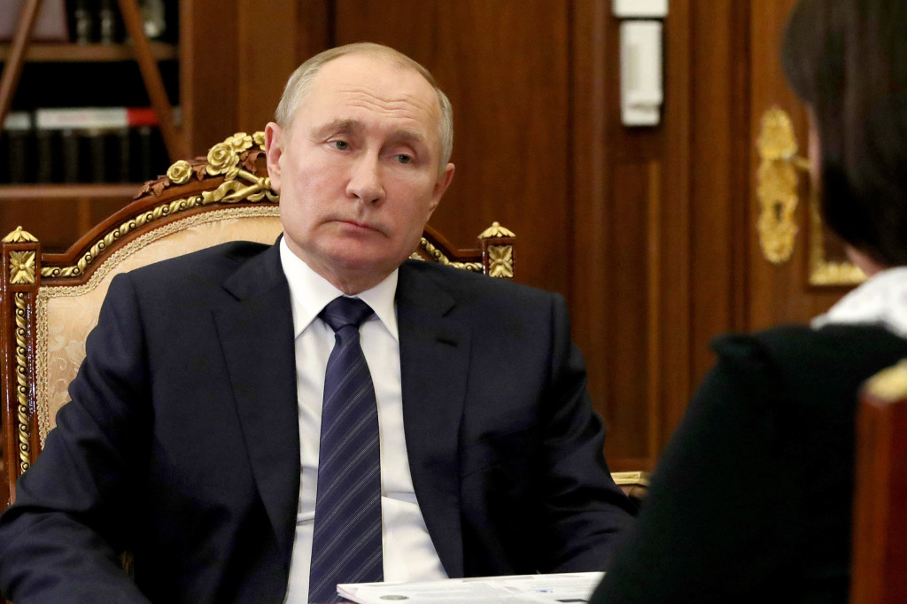 Putin firmó la ley que le permite optar a dos mandatos más en Rusia