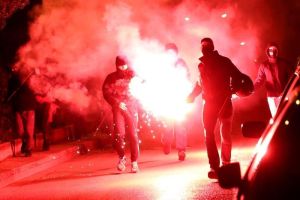 La tensión crece en Grecia tras una noche de altercados y violencia policial