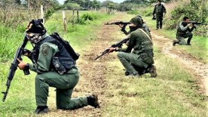 García Plaza condena que la carrera de oficiales de la Fanb dependa de un asistente de Maduro