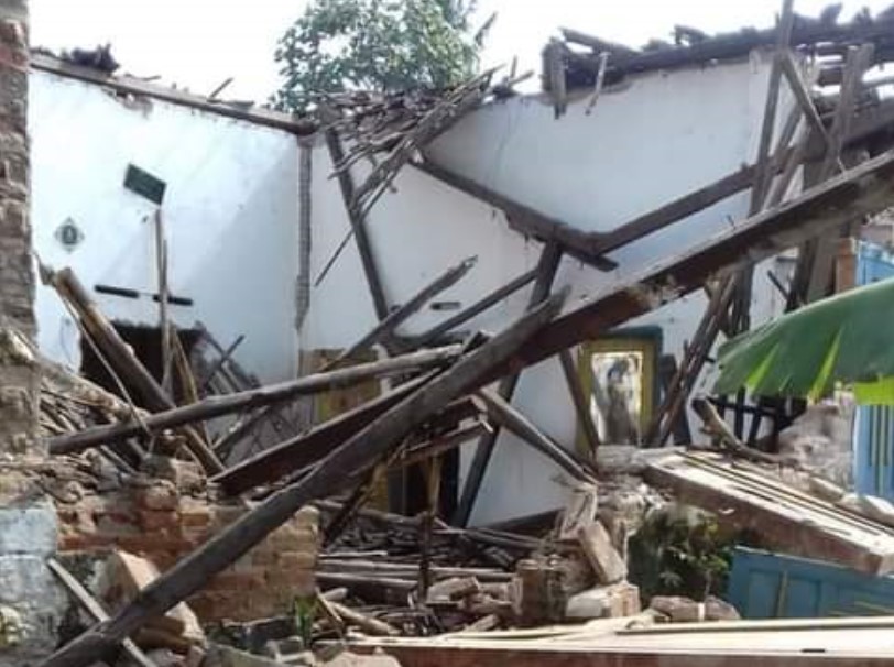 Así quedaron algunas viviendas tras terremoto de magnitud 6,0 frente a las costas de Indonesia (FOTOS)