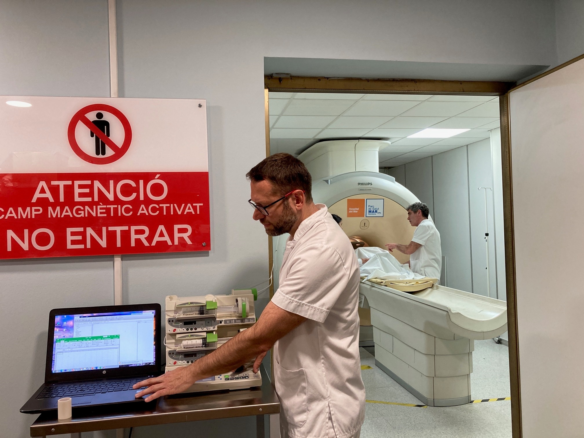 Máquina de resonancia magnética “absorbió” un tanque de oxígeno y mató a un paciente durante su escaneo