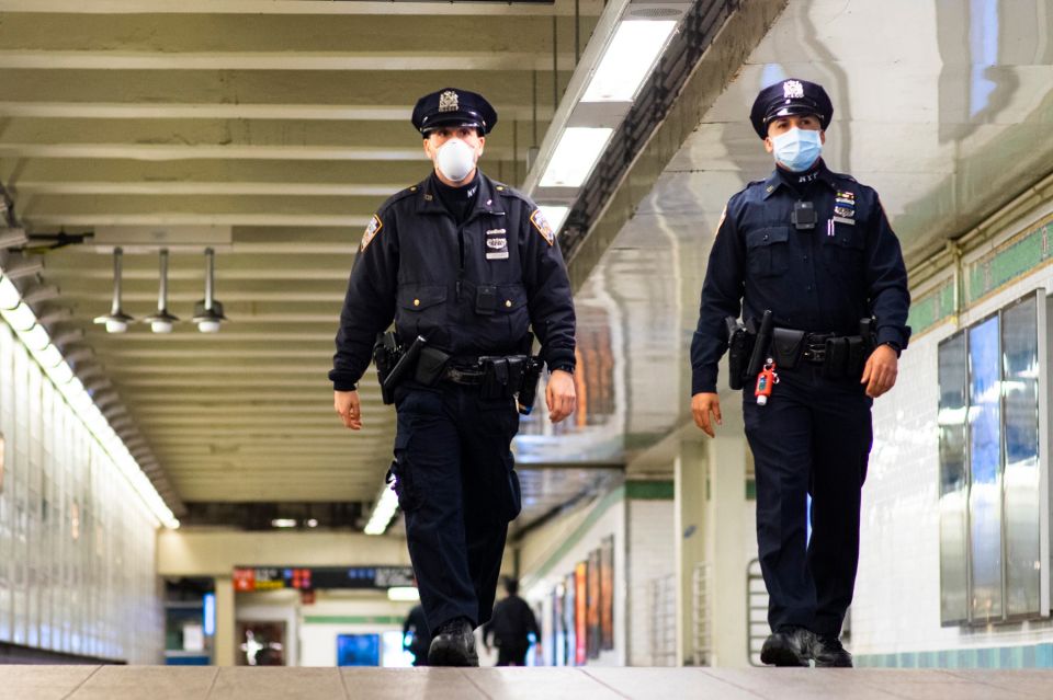 Encontraron el cadáver de un anciano en el metro de Nueva York