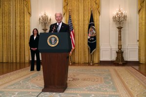 Biden confirmó la donación de más vacunas contra el Covid-19 al extranjero
