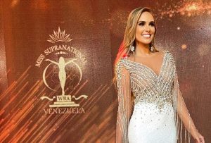 Ana Karina Jardim brilló como animadora del Miss y Mister Supranational Venezuela