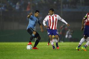 Uruguay se enfrenta a Paraguay para escalar en la clasificación al Mundial de Catar 2022