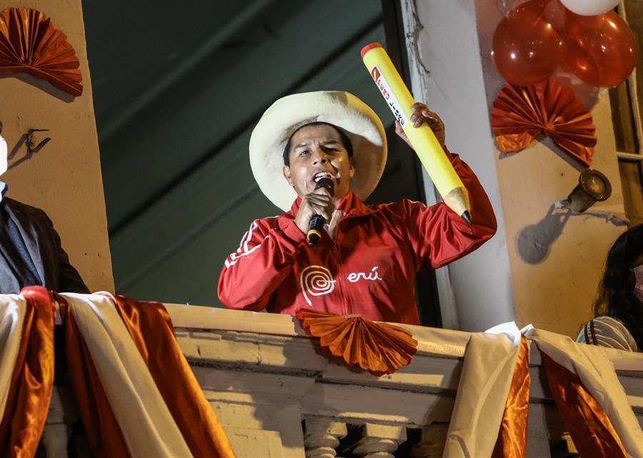 Chavismo no perdió tiempo para “celebrar” proclamación de Castillo como presidente de Perú