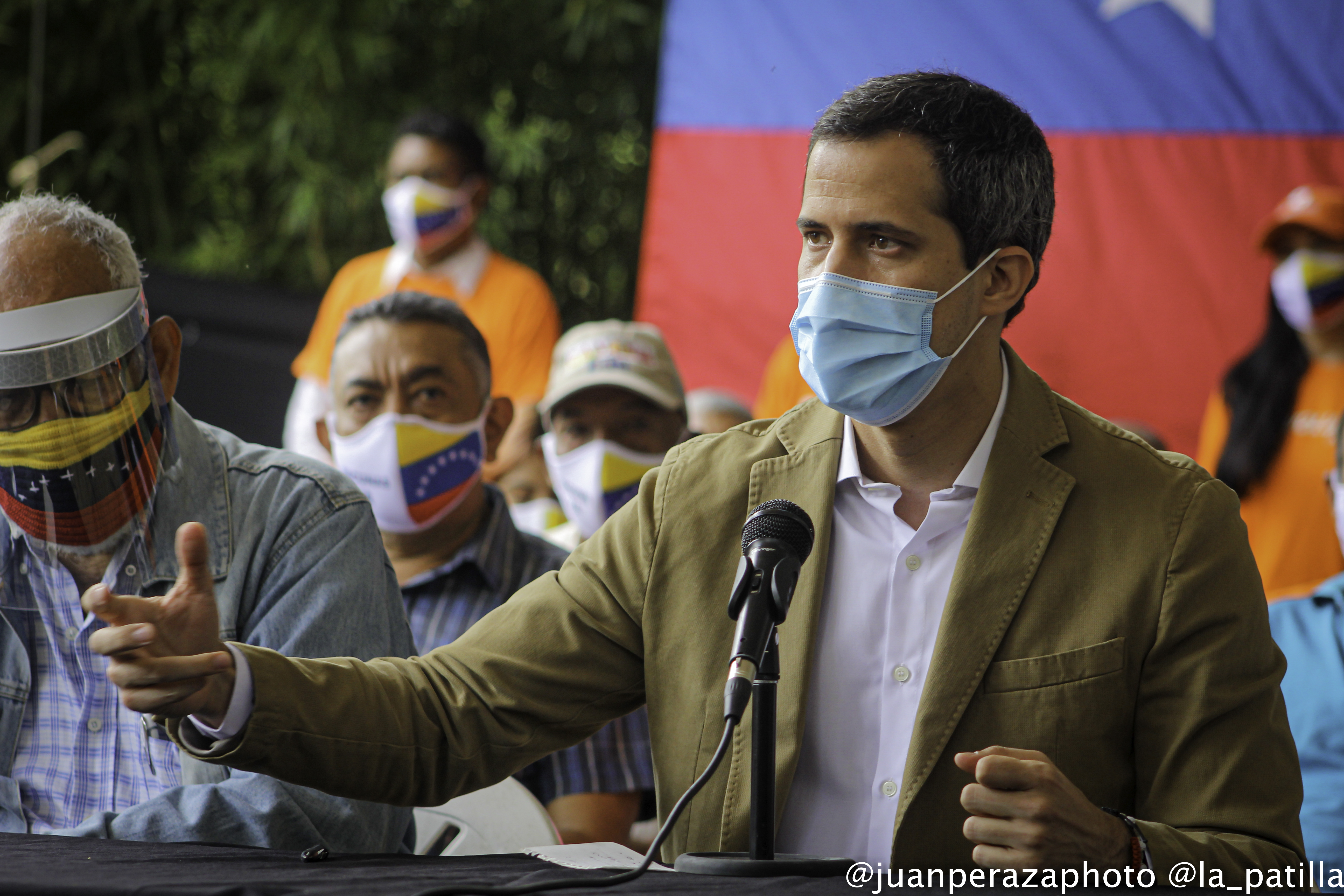 Guaidó calificó de “grito desesperado” el llamado de Maduro a los inversores internacionales