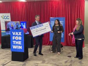 California seleccionó a otros 15 ganadores en la lotería de vacunas